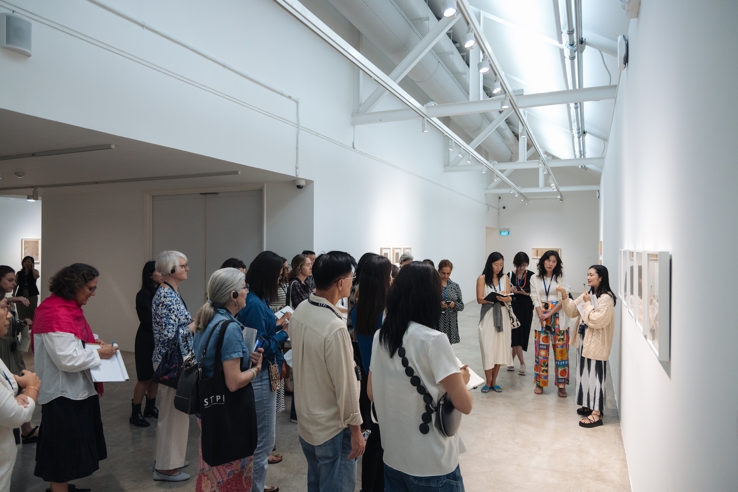 Guided Tours | Material Moves: Revisiting Print and Paper through Han Sai Por, Goh Beng Kwan, Ong Kim Seng and Chua Ek Kay (Weekday, Foreign Language)