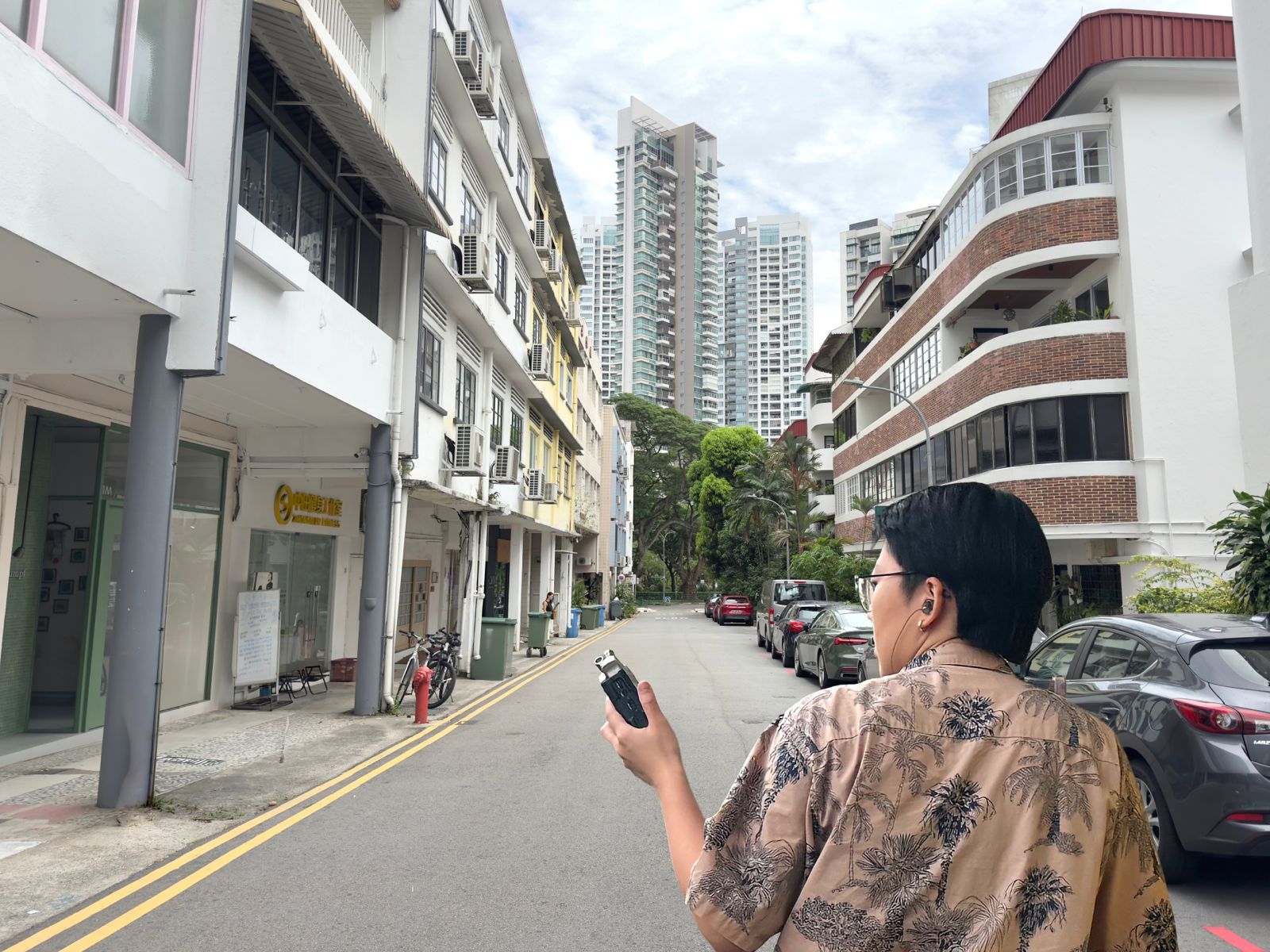 Settling Sounds: Field Recording in Tiong Bahru with Huijun Lu